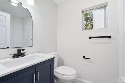 Bath - 38 Handel Ln, Greenhills, OH 45218 photo 6 of 9