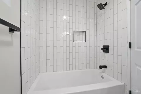 Bath - 38 Handel Ln, Greenhills, OH 45218 photo 8 of 9