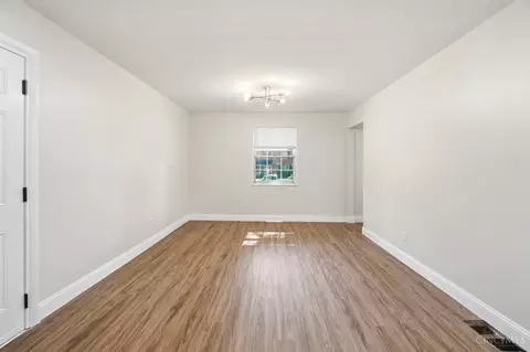 Living - 38 Handel Ln, Greenhills, OH 45218 photo 3 of 4