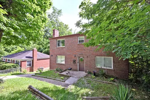 3143 Saffer St, Cincinnati, OH 45211 photo 2