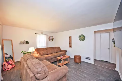 3143 Saffer St, Cincinnati, OH 45211 photo 4