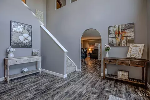 Entry Way - 861 Willowbrook Dr, Monroe, OH 45050 photo 2 of 4