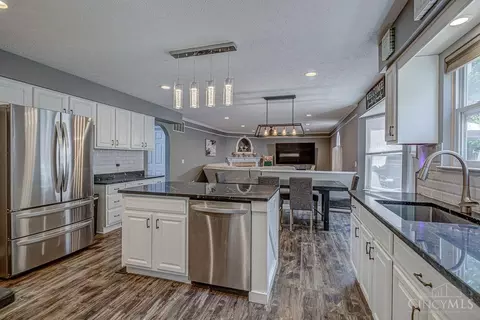 Kitchen - 861 Willowbrook Dr, Monroe, OH 45050 photo 2 of 5