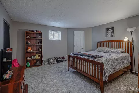 Bedroom - 861 Willowbrook Dr, Monroe, OH 45050 photo 9 of 11