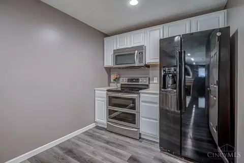 Kitchen - 861 Willowbrook Dr, Monroe, OH 45050 photo 5 of 5