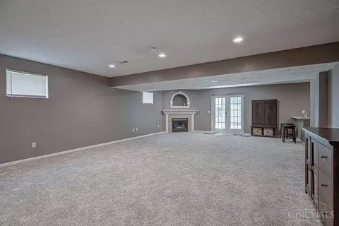 Living - 861 Willowbrook Dr, Monroe, OH 45050 photo 5 of 5