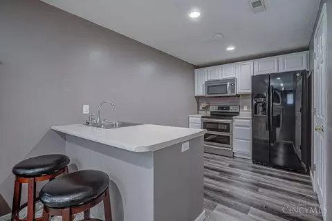 Kitchen - 861 Willowbrook Dr, Monroe, OH 45050 photo 4 of 5