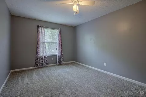 Bedroom - 861 Willowbrook Dr, Monroe, OH 45050 photo 5 of 11