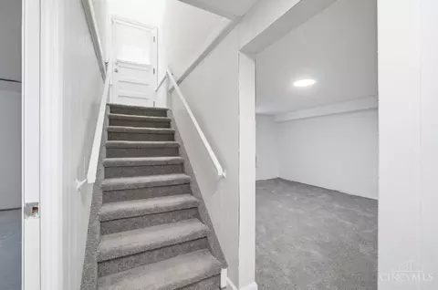 Entry Way - 1906 Acorn Dr, Cincinnati, OH 45231 photo 7 of 7