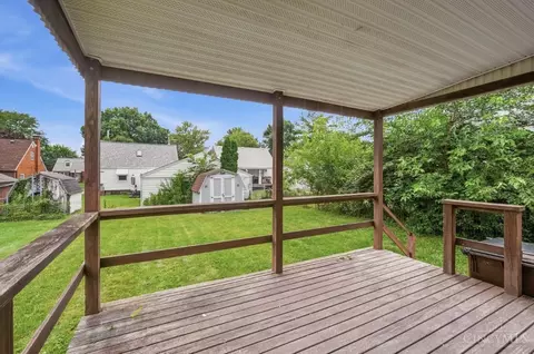 Exterior - 1906 Acorn Dr, Cincinnati, OH 45231 photo 7 of 15