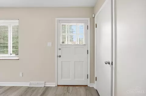 Entry Way - 1906 Acorn Dr, Cincinnati, OH 45231 photo 1 of 7