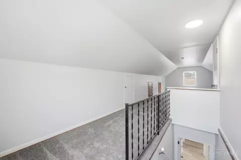 Entry Way - 1906 Acorn Dr, Cincinnati, OH 45231 photo 5 of 7