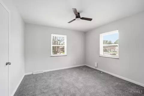 Bedroom - 1906 Acorn Dr, Cincinnati, OH 45231 photo 4 of 8
