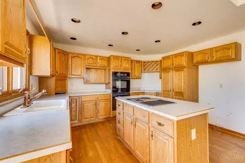 Kitchen - 6280 Zoar Rd, Morrow, OH 45152 photo 3 of 3
