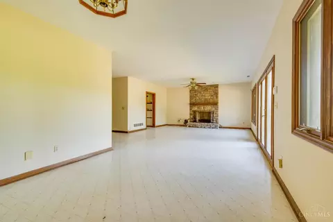 Living - 6280 Zoar Rd, Morrow, OH 45152 photo 11 of 11