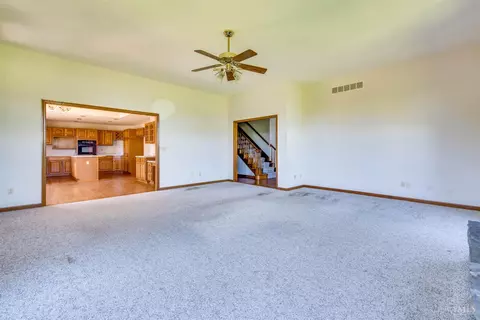 Living - 6280 Zoar Rd, Morrow, OH 45152 photo 4 of 11