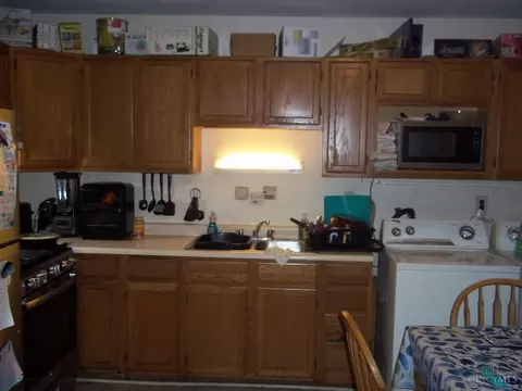 Kitchen - 1846 First Ave, Cincinnati, OH 45205 photo 1 of 3