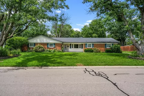 205 Tuxworth Rd, Centerville, OH 45458