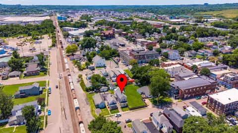 View/Area - 305 Walnut St, Elmwood Place, OH 45216 photo 3 of 6