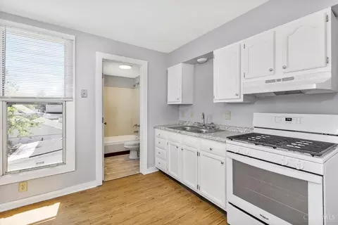 Kitchen - 305 Walnut St, Elmwood Place, OH 45216 photo 2 of 3