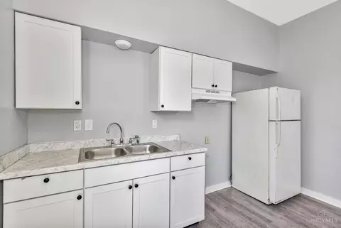 Kitchen - 305 Walnut St, Elmwood Place, OH 45216 photo 1 of 3