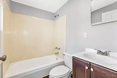 Bath - 305 Walnut St, Elmwood Place, OH 45216 photo 1 of 1