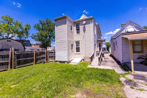 Exterior - 305 Walnut St, Elmwood Place, OH 45216 photo 8 of 9