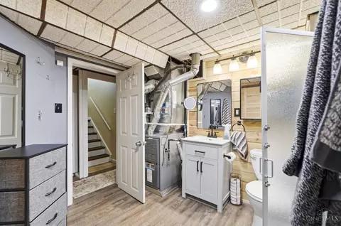 Bath - 2510 Berthbrook Dr, Cincinnati, OH 45231 photo 6 of 7