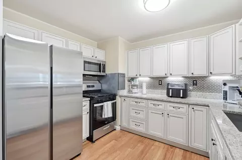 Kitchen - 2510 Berthbrook Dr, Cincinnati, OH 45231 photo 1 of 5