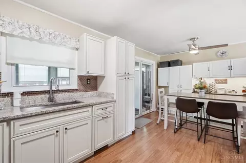 Kitchen - 2510 Berthbrook Dr, Cincinnati, OH 45231 photo 3 of 5