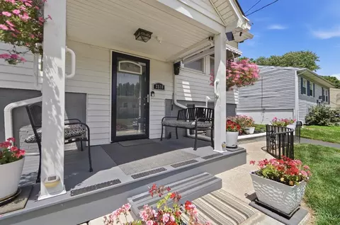 Exterior - 2510 Berthbrook Dr, Cincinnati, OH 45231 photo 2 of 12