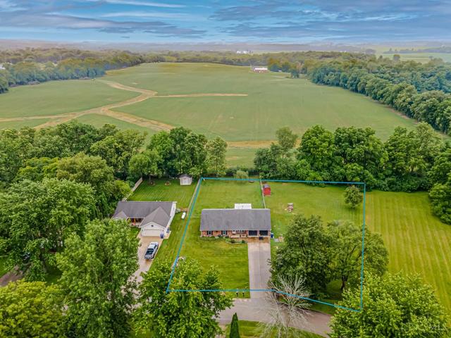 215 Hatchet Dr, Eaton, OH 45320