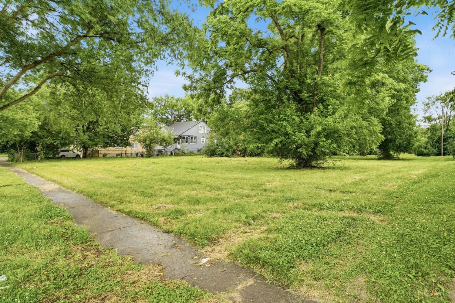 1143 Towne St, Cincinnati, OH 45216 photo 1