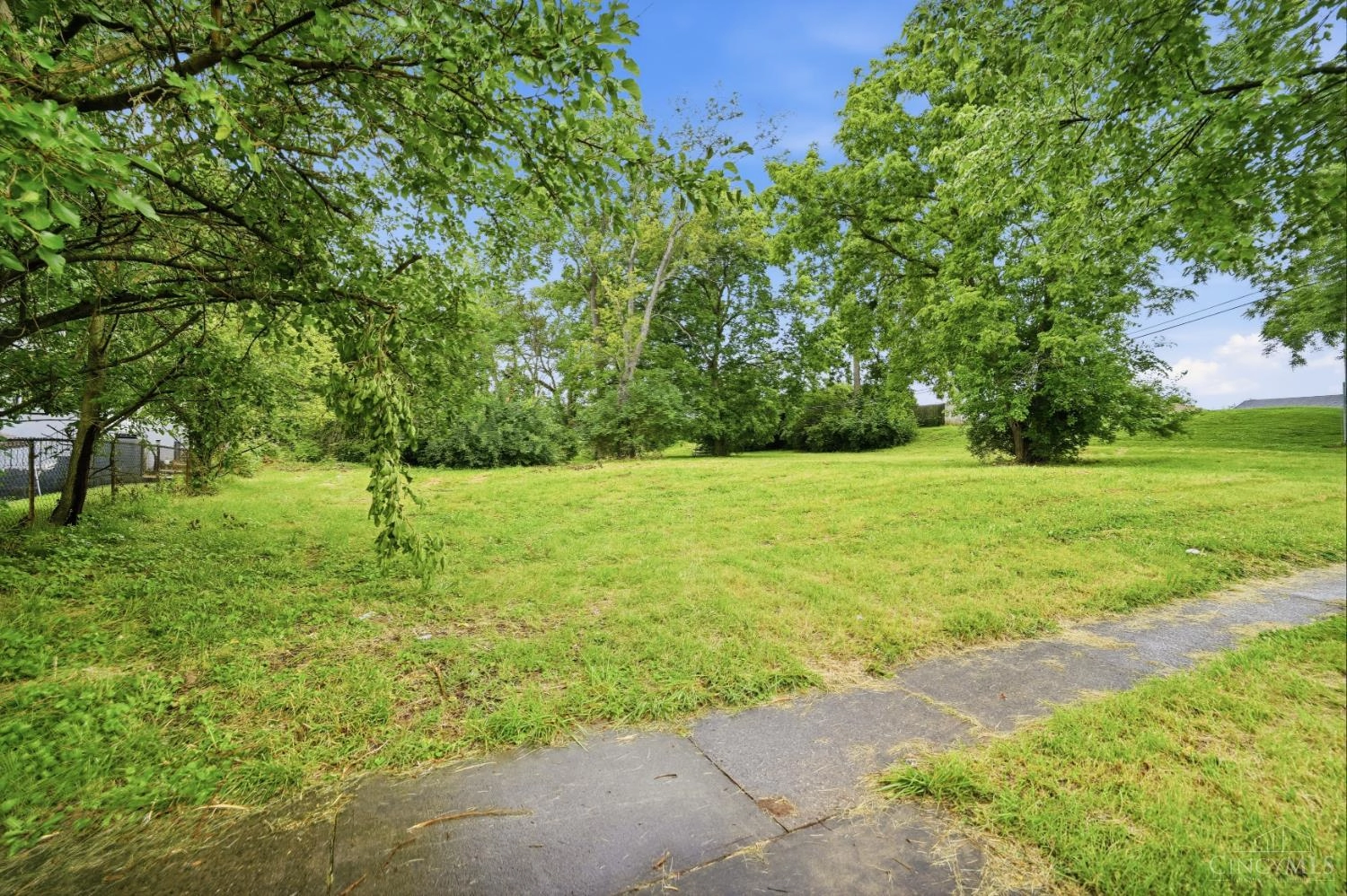 1143 Towne St, Cincinnati, OH 45216 photo 8