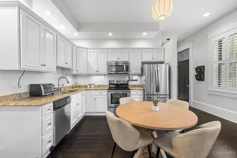 Kitchen - 435 Milton St, Cincinnati, OH 45202 photo 1 of 3
