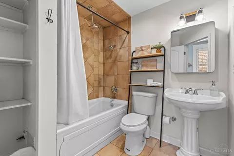Bath - 435 Milton St, Cincinnati, OH 45202 photo 2 of 4