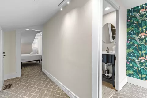 Entry Way - 435 Milton St, Cincinnati, OH 45202 photo 5 of 5