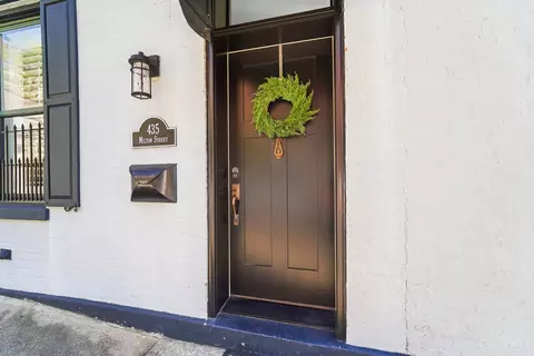 Entry Way - 435 Milton St, Cincinnati, OH 45202 photo 1 of 5