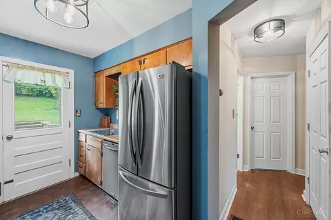 Entry Way - 5283 Highview Dr, Cincinnati, OH 45238 photo 4 of 6