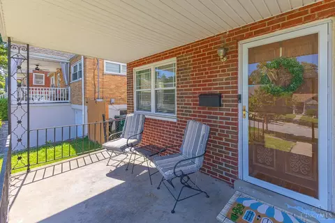 Exterior - 5283 Highview Dr, Cincinnati, OH 45238 photo 2 of 7