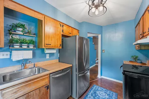 Kitchen - 5283 Highview Dr, Cincinnati, OH 45238 photo 4 of 5