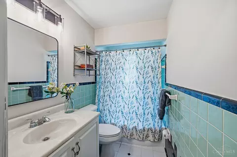 Bath - 5283 Highview Dr, Cincinnati, OH 45238 photo 1 of 2