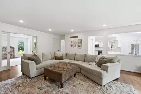 800 Eaglesknoll Ct, Cincinnati, OH 45255 photo 9