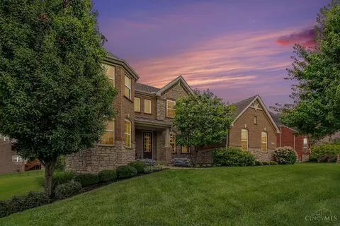 8961 Oakcrest Way, West Chester, OH 45069