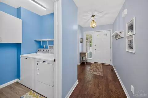 Entry Way - 6830 Sandharbor Ct, Hamilton Township, OH 45039 photo 2 of 2