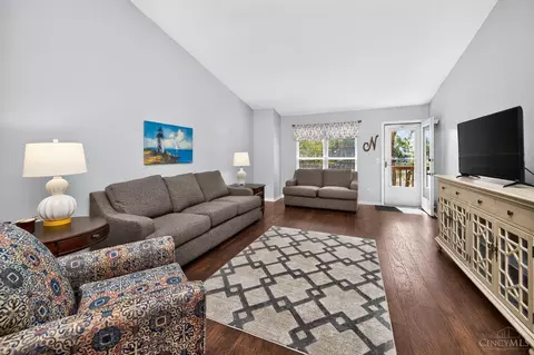 Living - 6830 Sandharbor Ct, Hamilton Township, OH 45039 photo 5 of 5