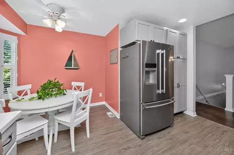 Dining - 6830 Sandharbor Ct, Hamilton Township, OH 45039 photo 5 of 6