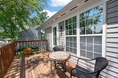 Exterior - 6830 Sandharbor Ct, Hamilton Township, OH 45039 photo 6 of 11