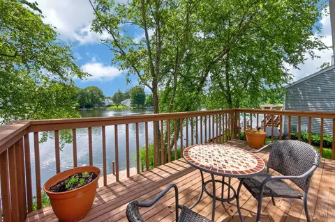 Exterior - 6830 Sandharbor Ct, Hamilton Township, OH 45039 photo 5 of 11