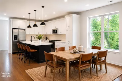 Dining - 259 Strader Ave, Cincinnati, OH 45226 photo 1 of 2